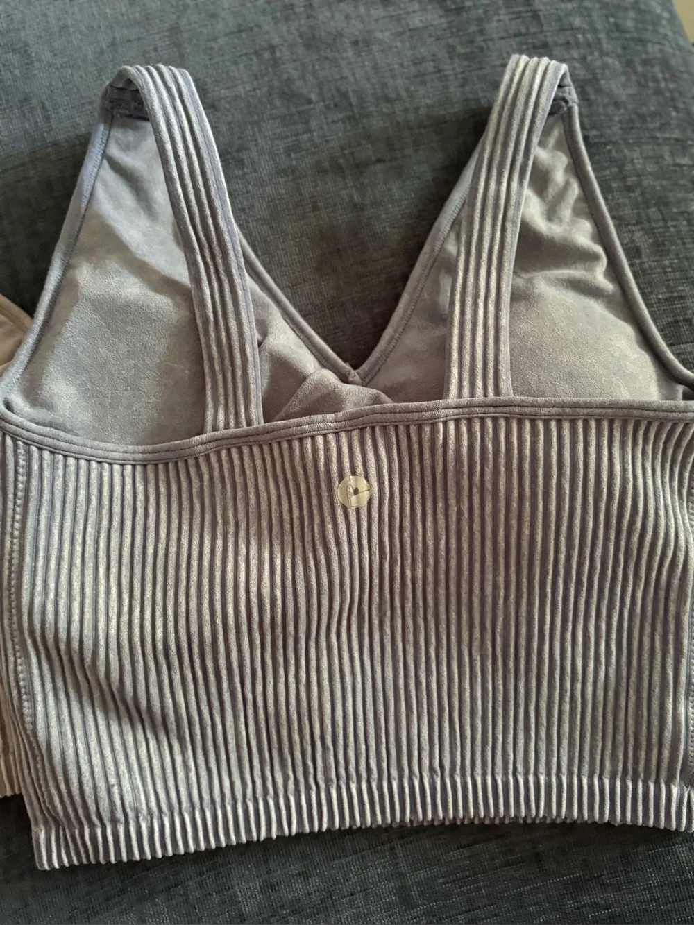 90 Degree by Reflex Stonewash Seamless Alamo V-Neck Sports Bra Tank Top - 2-Pack - Picture 3 of 5